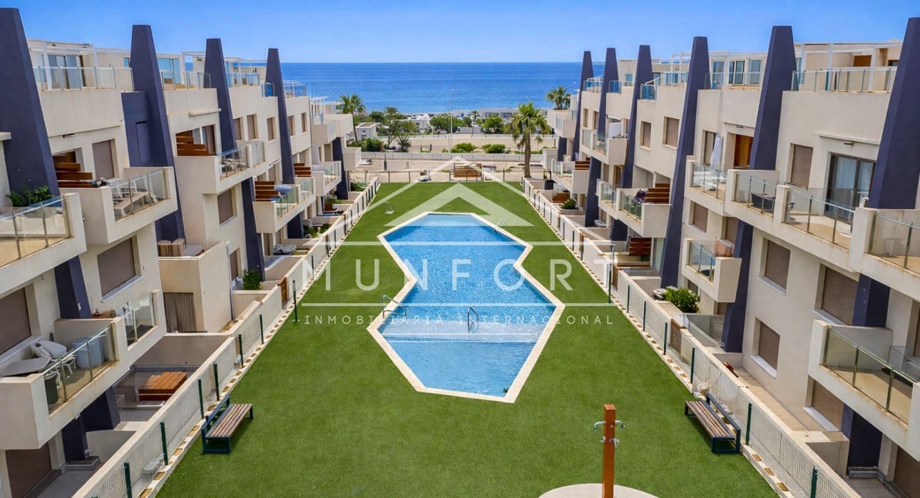 2 bedroom Apartment for sale in Torre de la Horadada with pool - € 290,000 (Ref: 9772021)