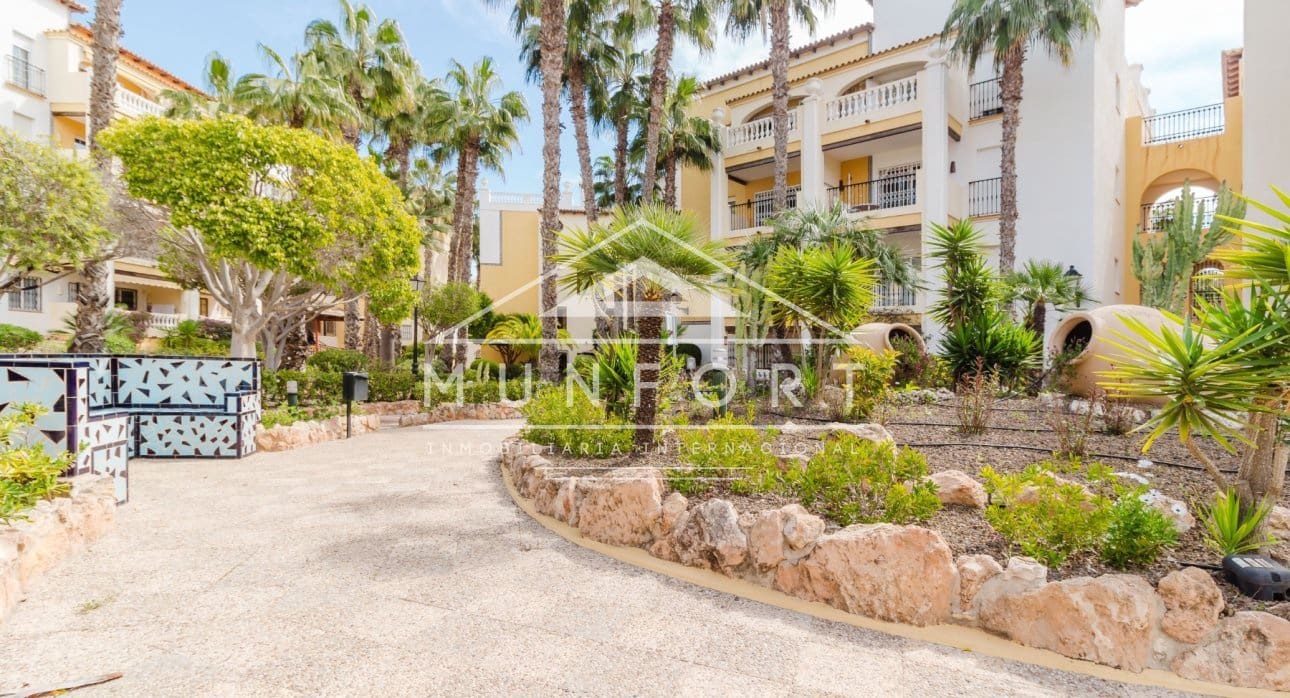 2 soverom Leilighet til salgs i Torrevieja med svømmebasseng - € 214 900 (Ref: 9772451)