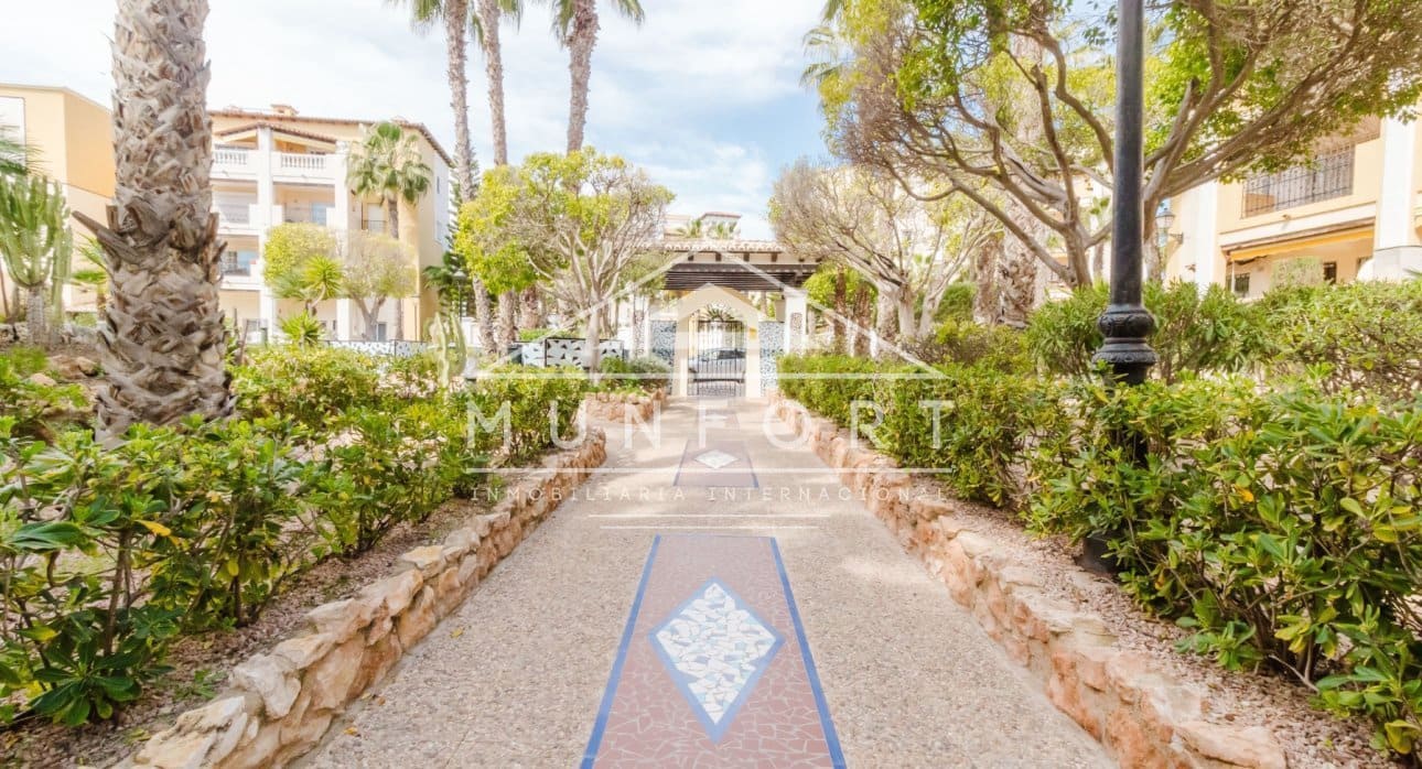 2 soverom Leilighet til salgs i Torrevieja med svømmebasseng - € 214 900 (Ref: 9772451)