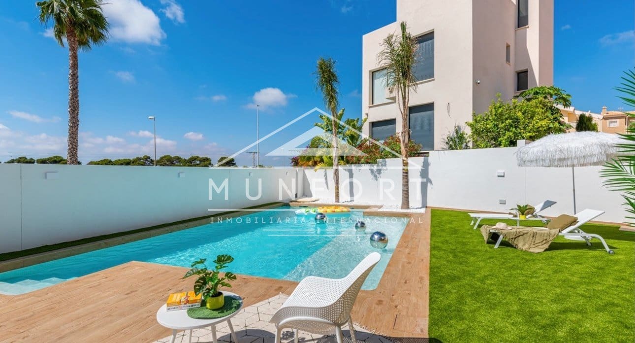 4 chambre Villa/Maison à vendre à Ciudad Quesada avec piscine - 864 647 € (Ref: 9776930)