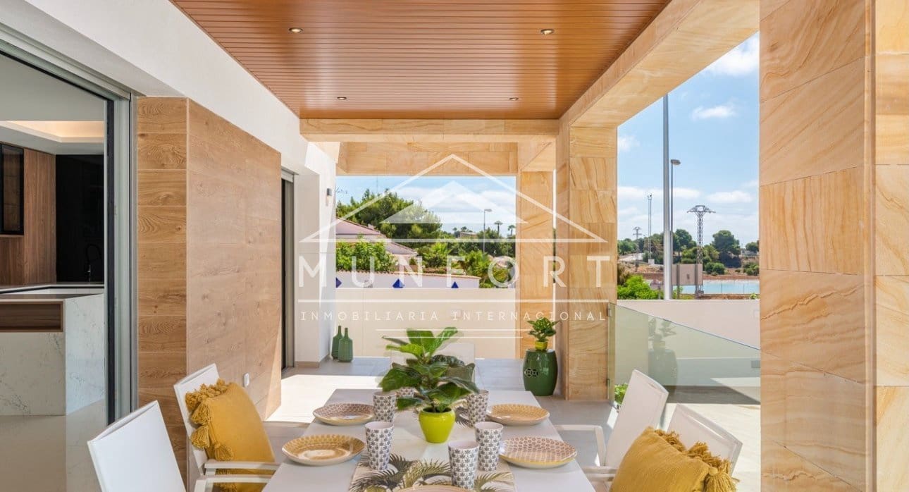 4 chambre Villa/Maison à vendre à Ciudad Quesada avec piscine - 864 647 € (Ref: 9776930)