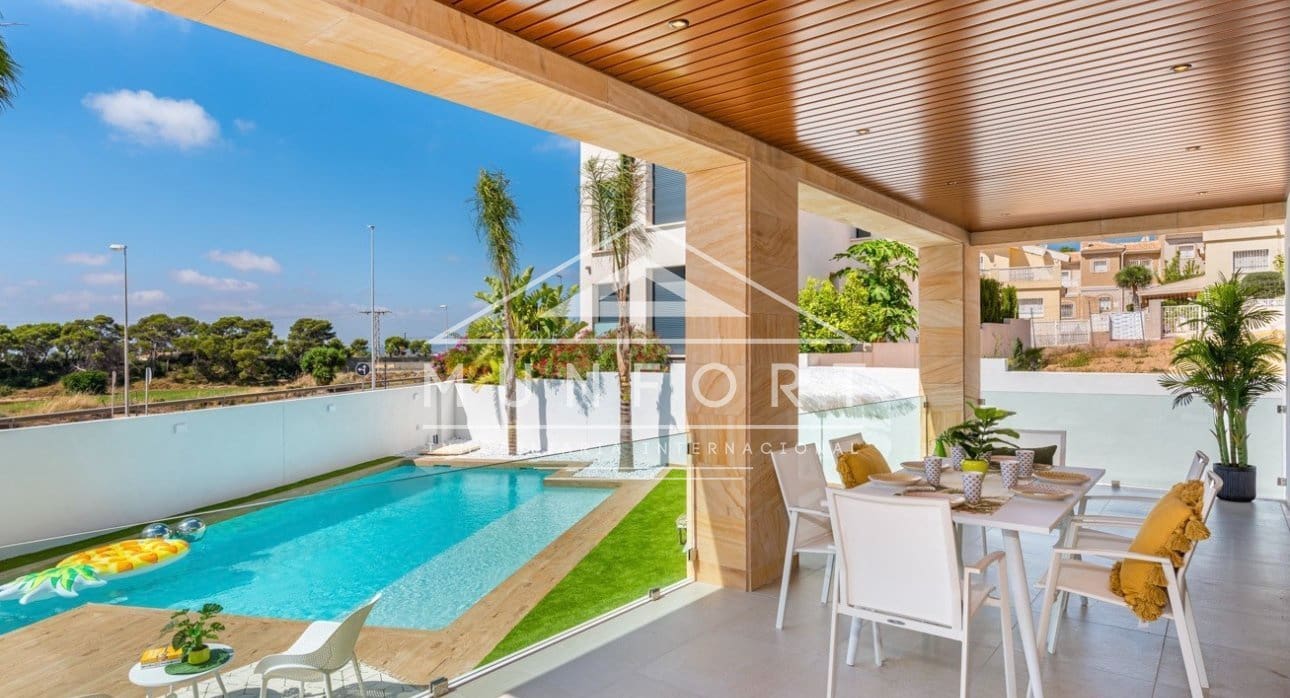 4 chambre Villa/Maison à vendre à Ciudad Quesada avec piscine - 821 910 € (Ref: 9776931)