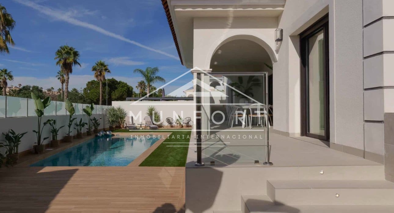 3 sypialnia Willa na sprzedaż w Ciudad Quesada z basenem - 871 162 € (Ref: 9776932)