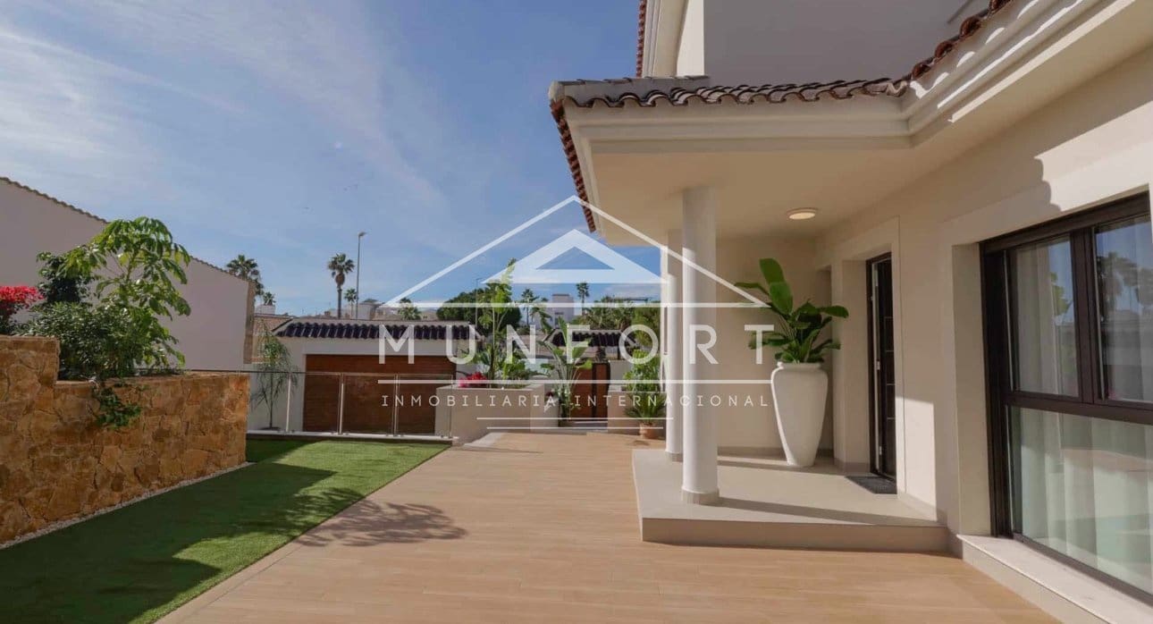 3 sypialnia Willa na sprzedaż w Ciudad Quesada z basenem - 871 162 € (Ref: 9776932)