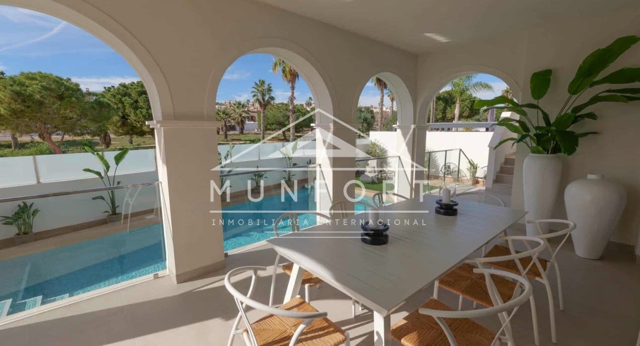 3 sypialnia Willa na sprzedaż w Ciudad Quesada z basenem - 871 162 € (Ref: 9776932)