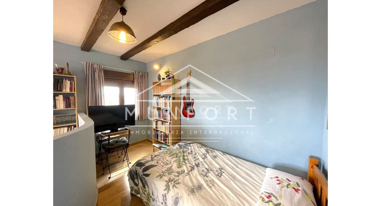 5 bedroom Villa for sale in Los Narejos with pool - € 279,900 (Ref: 9777115)