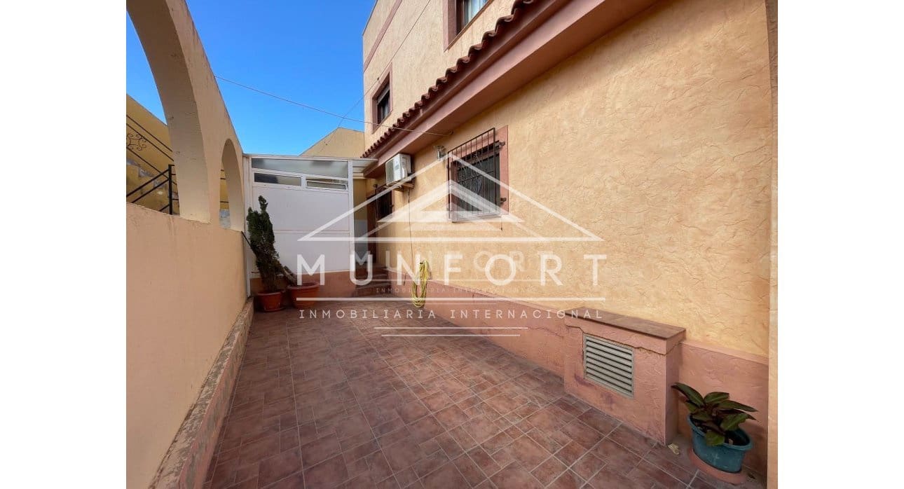 5 bedroom Villa for sale in Los Narejos with pool - € 279,900 (Ref: 9777115)