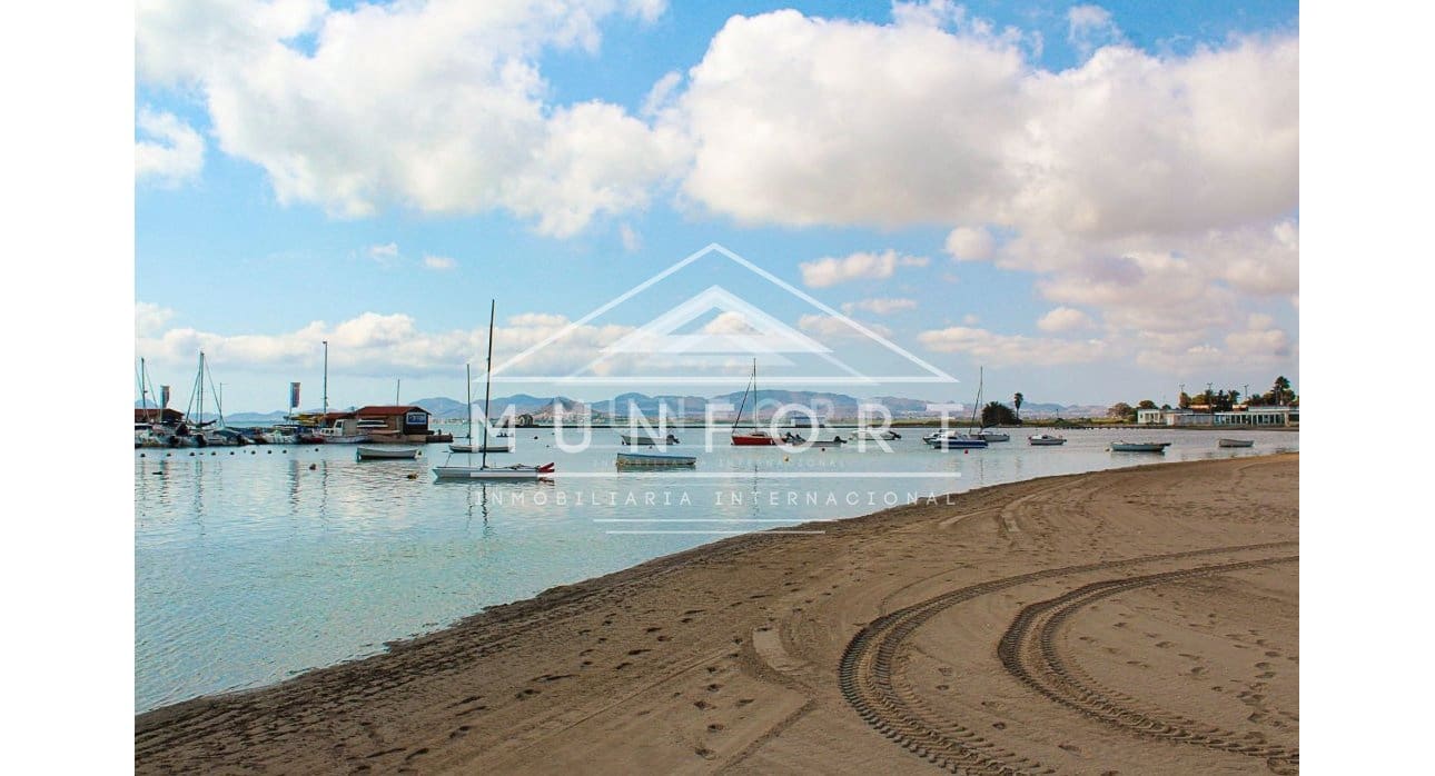 5 bedroom Villa for sale in Los Narejos with pool - € 279,900 (Ref: 9777115)