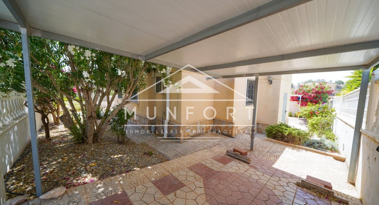 3 bedroom Villa for sale in Pinar de Campoverde with pool - € 255,000 (Ref: 9781155)