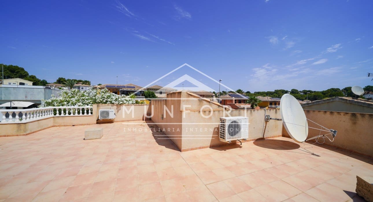 3 bedroom Villa for sale in Pinar de Campoverde with pool - € 255,000 (Ref: 9781155)