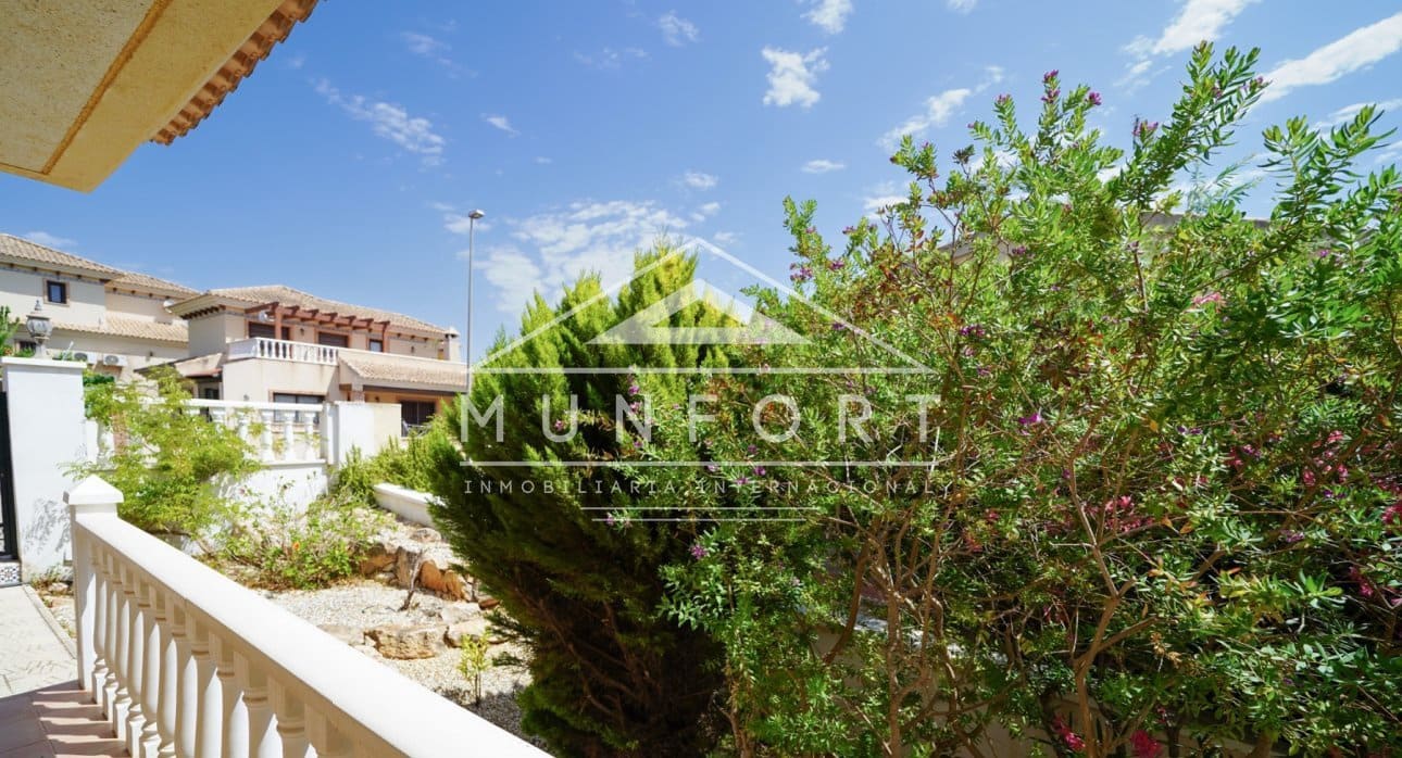 3 bedroom Villa for sale in Pinar de Campoverde with pool - € 255,000 (Ref: 9781155)