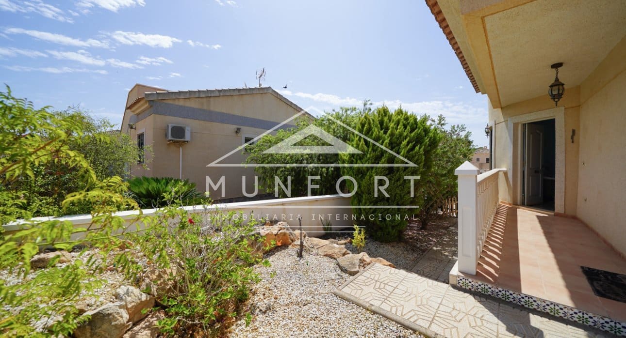 3 bedroom Villa for sale in Pinar de Campoverde with pool - € 255,000 (Ref: 9781155)