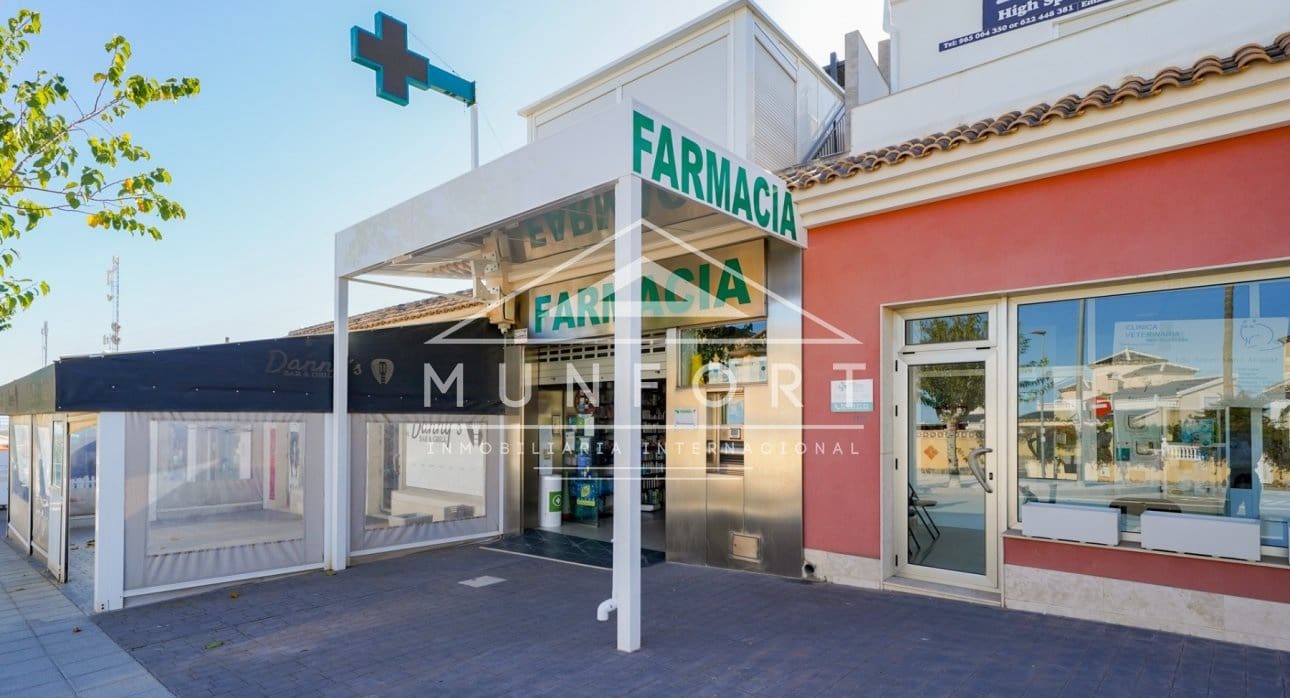 3 bedroom Villa for sale in Pinar de Campoverde with pool - € 255,000 (Ref: 9781155)