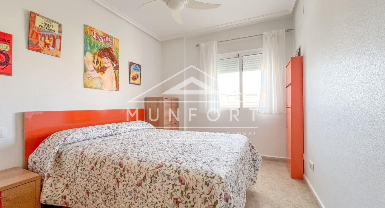 Apartamento de 1 habitación en La Manga del Mar Menor en venta con piscina - 132.900 € (Ref: 9784474)