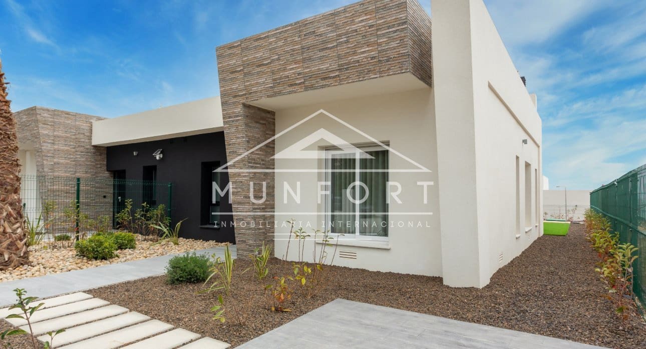 3 bedroom Townhouse for sale in Algorfa with pool - € 485,000 (Ref: 9789773)