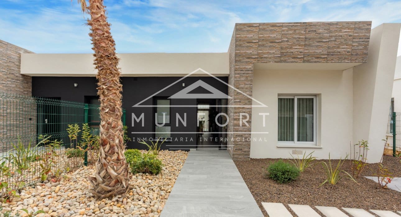 3 bedroom Townhouse for sale in Algorfa with pool - € 485,000 (Ref: 9789773)