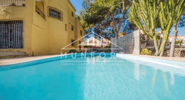 6 Zimmer Villa zu verkaufen in Villamartin, Orihuela mit Pool - 449.900 € (Ref: 9793171)