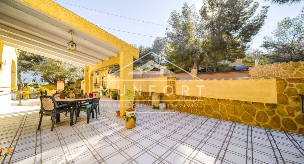 6 Zimmer Villa zu verkaufen in Villamartin mit Pool - 449.900 € (Ref: 9793171)