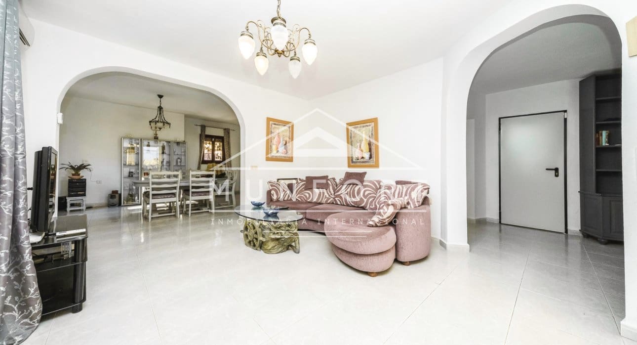 6 Zimmer Villa zu verkaufen in Villamartin mit Pool - 449.900 € (Ref: 9793171)