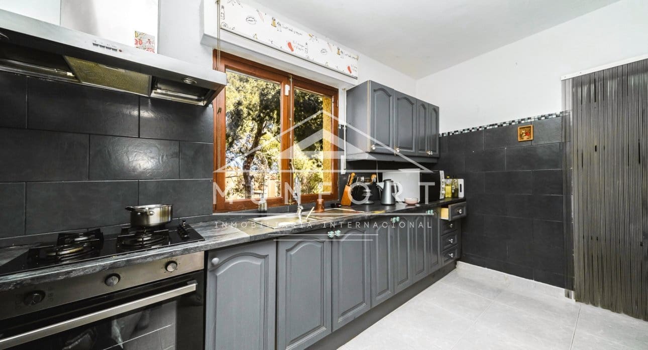 6 Zimmer Villa zu verkaufen in Villamartin mit Pool - 449.900 € (Ref: 9793171)