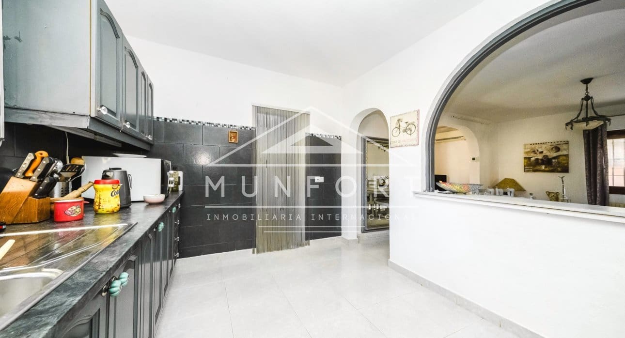 6 Zimmer Villa zu verkaufen in Villamartin mit Pool - 449.900 € (Ref: 9793171)