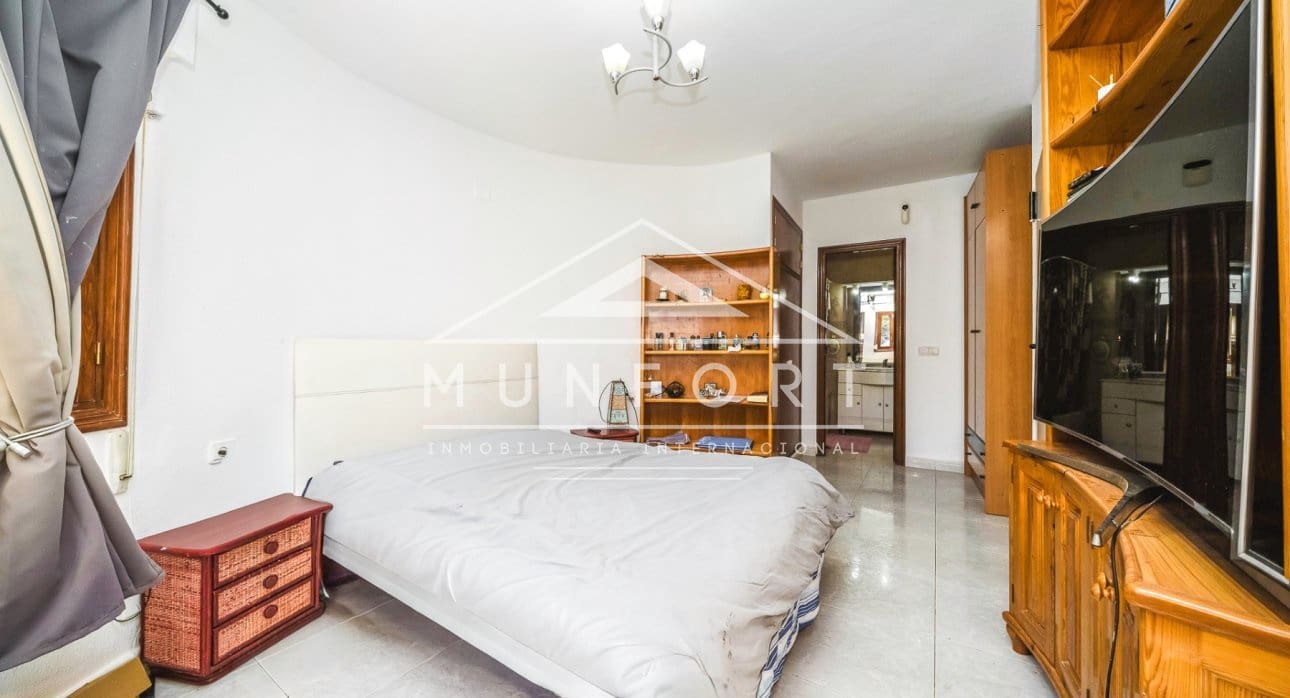 6 Zimmer Villa zu verkaufen in Villamartin mit Pool - 449.900 € (Ref: 9793171)