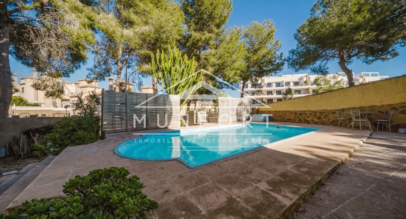 6 Zimmer Villa zu verkaufen in Villamartin mit Pool - 449.900 € (Ref: 9793171)