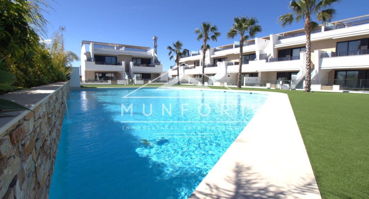 Bungalow de 3 habitaciones en Mar de Cristal en venta con piscina - 409.900 € (Ref: 9793172)