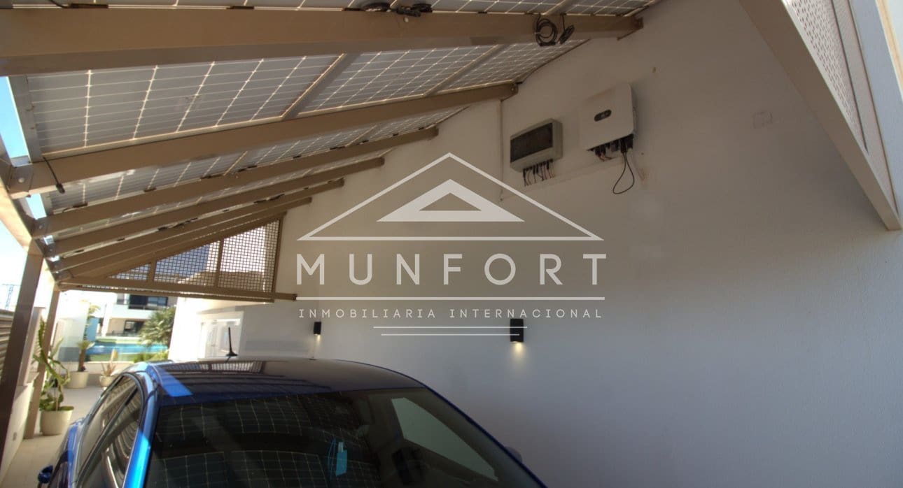 Bungalow de 3 habitaciones en Mar de Cristal en venta con piscina - 409.900 € (Ref: 9793172)