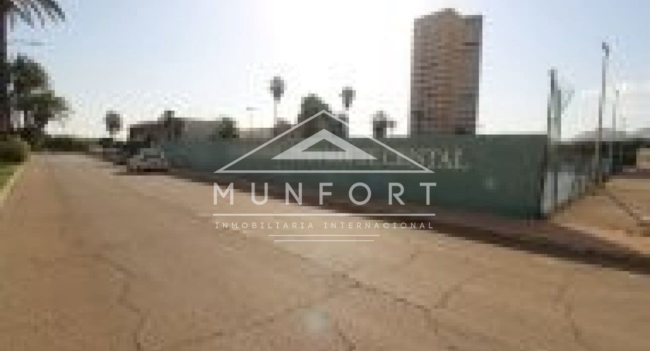 Bungalow de 3 habitaciones en Mar de Cristal en venta con piscina - 409.900 € (Ref: 9793172)