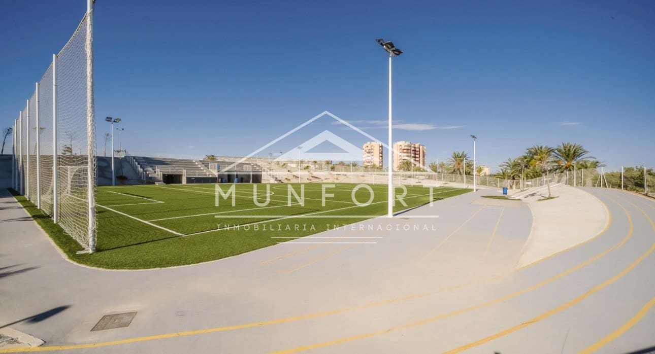 1 sypialnia Apartament na sprzedaż w La Manga del Mar Menor z basenem - 132 900 € (Ref: 9793173)