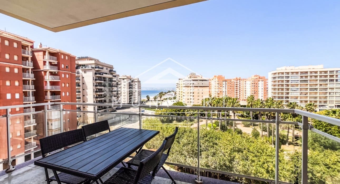 1 sypialnia Apartament na sprzedaż w La Manga del Mar Menor z basenem - 132 900 € (Ref: 9793173)