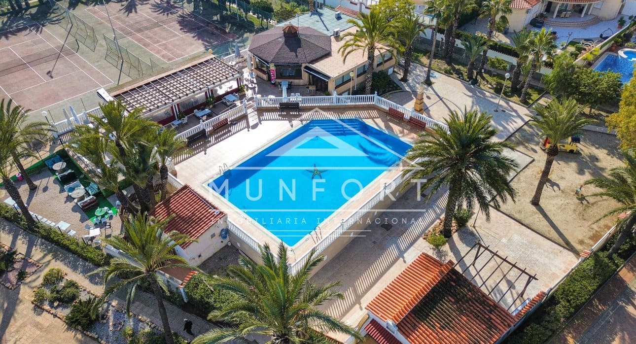 1 slaapkamer Bungalow te koop in Los Urrutias met zwembad - € 179.000 (Ref: 9805579)