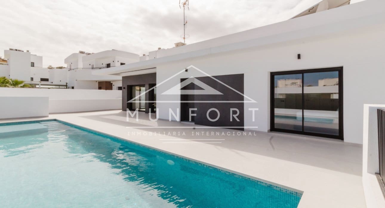 4 bedroom Villa for sale in Ciudad Quesada with pool - € 788,750 (Ref: 9805581)