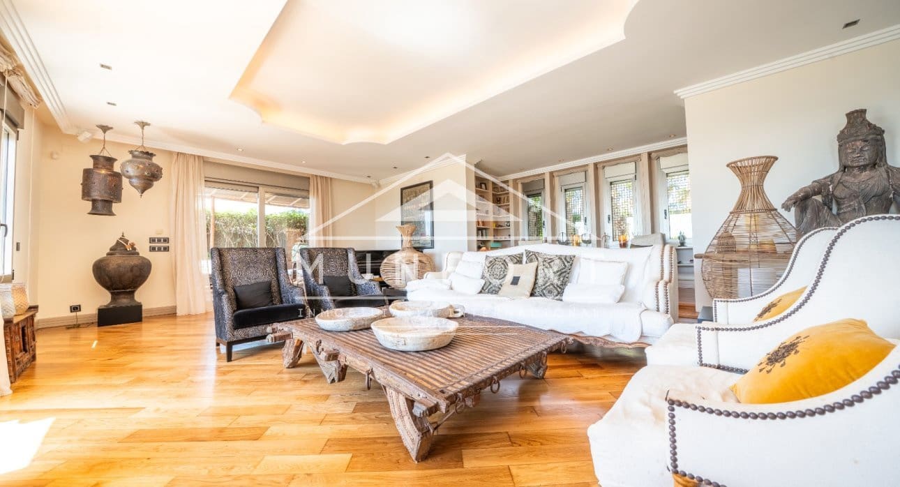 6 makuuhuone Huvila lomavuokrausta paikassa Torrevieja mukana uima-altaan - 1 300 € (Ref: 9807167)