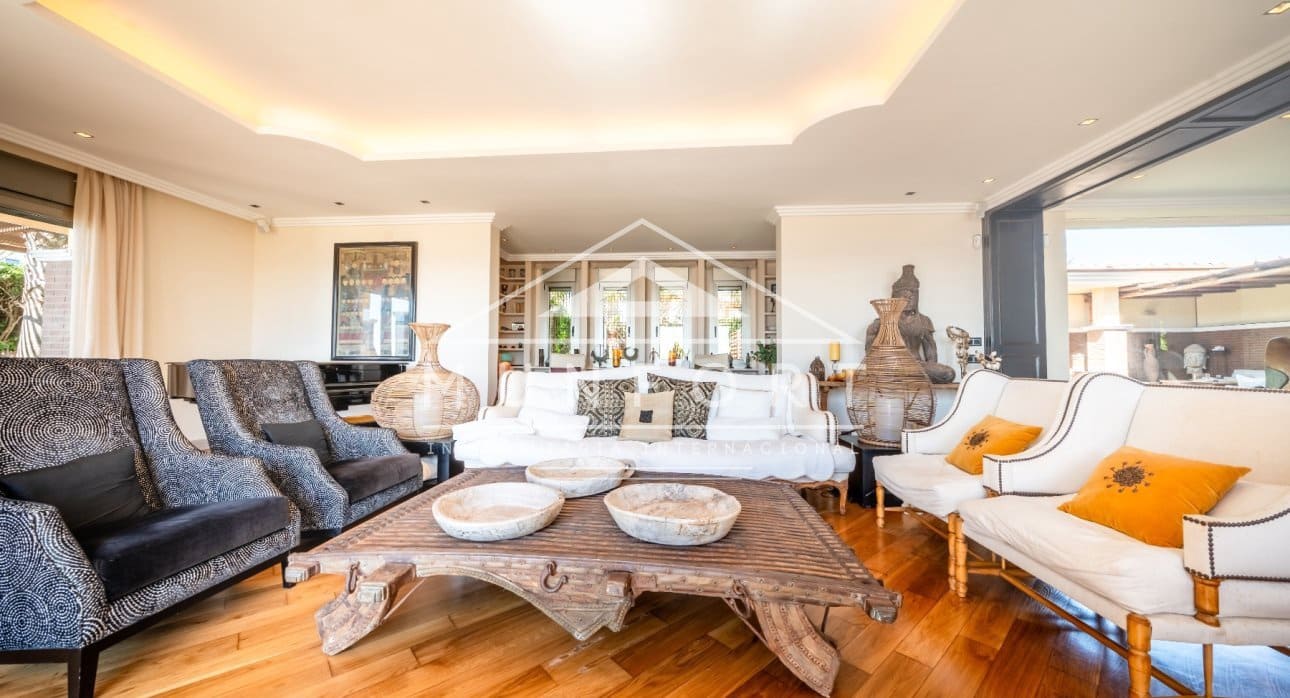 6 makuuhuone Huvila lomavuokrausta paikassa Torrevieja mukana uima-altaan - 1 300 € (Ref: 9807167)