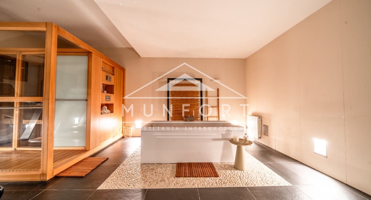 6 makuuhuone Huvila lomavuokrausta paikassa Torrevieja mukana uima-altaan - 1 300 € (Ref: 9807167)