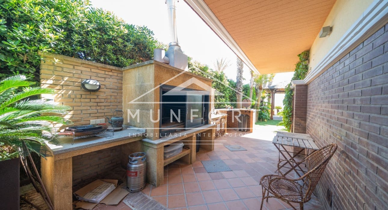 6 makuuhuone Huvila lomavuokrausta paikassa Torrevieja mukana uima-altaan - 1 300 € (Ref: 9807167)