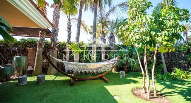   6 soveværelse   ferieVilla i Playa de los Náufragos, Torrevieja med   swimmingpool   - € 1.300 (Ref: 9807167)