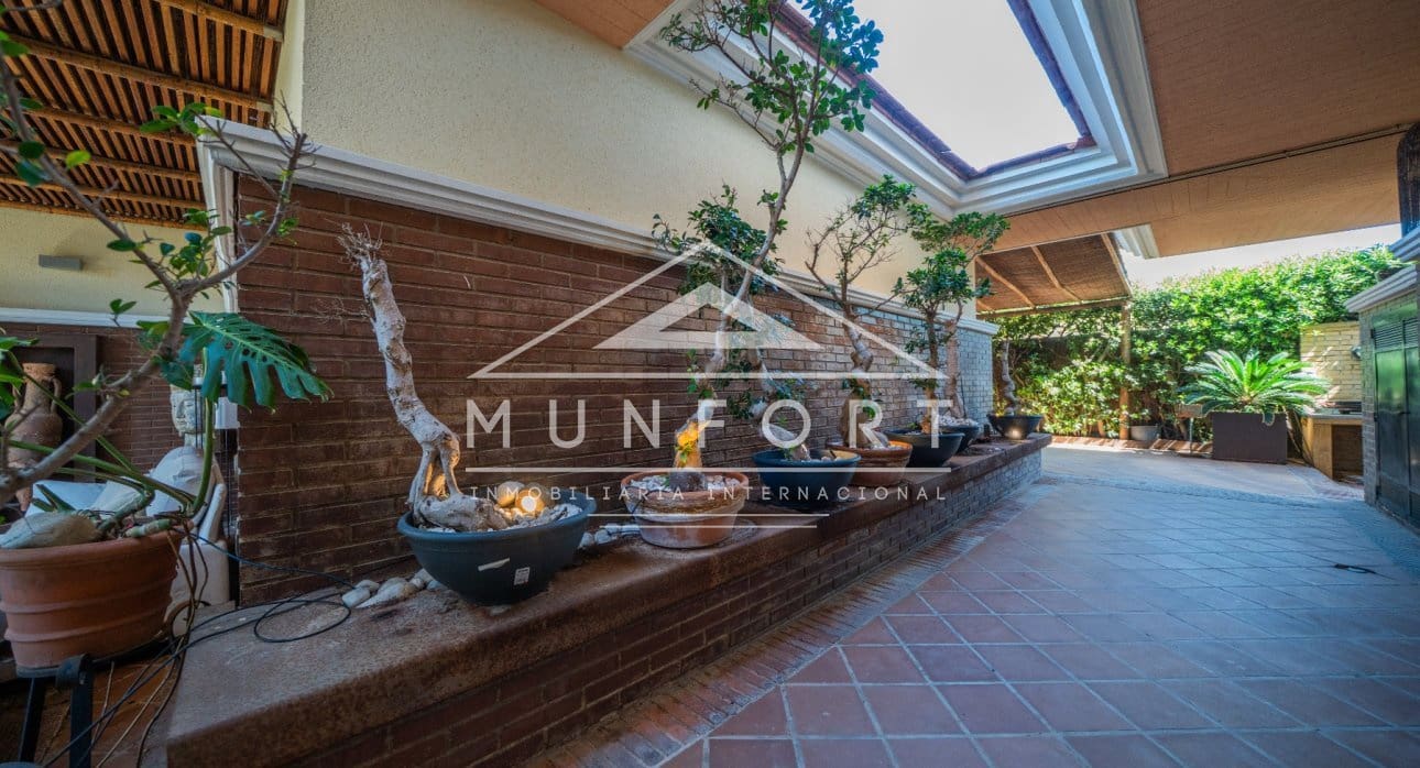 6 makuuhuone Huvila lomavuokrausta paikassa Torrevieja mukana uima-altaan - 1 300 € (Ref: 9807167)