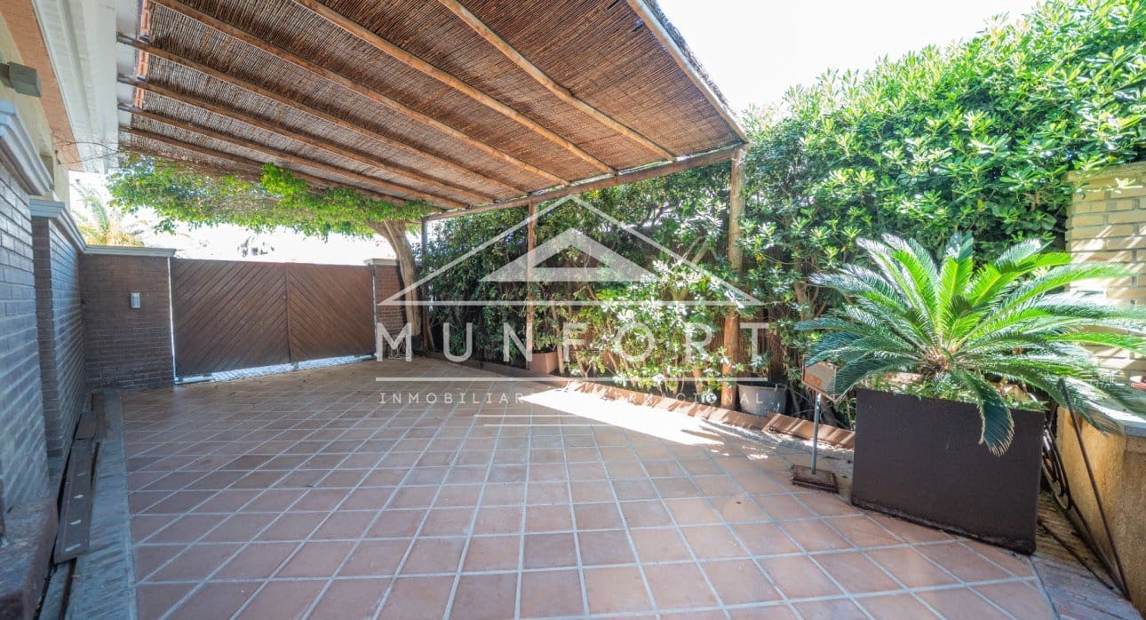 6 makuuhuone Huvila lomavuokrausta paikassa Torrevieja mukana uima-altaan - 1 300 € (Ref: 9807167)