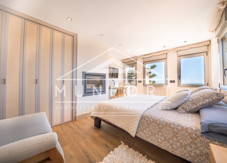 6 bedroom Villa for holiday rental in Torrevieja with pool - € 1,300 (Ref: 9807167)
