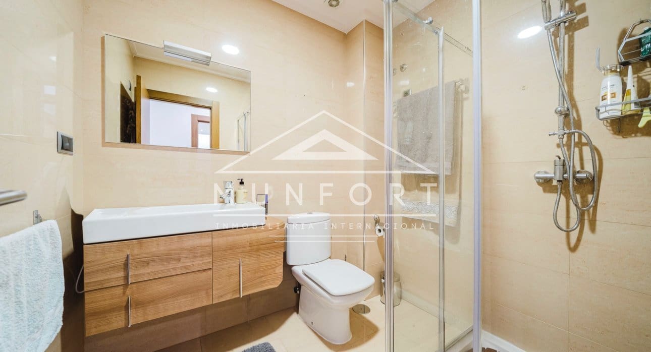 Adosado de 7 habitaciones en Pilar de la Horadada en venta - 749.000 € (Ref: 9809826)