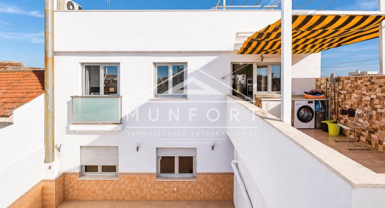 Adosado de 7 habitaciones en Pilar de la Horadada en venta - 749.000 € (Ref: 9809826)