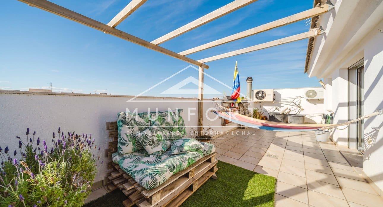 Adosado de 7 habitaciones en Pilar de la Horadada en venta - 749.000 € (Ref: 9809826)