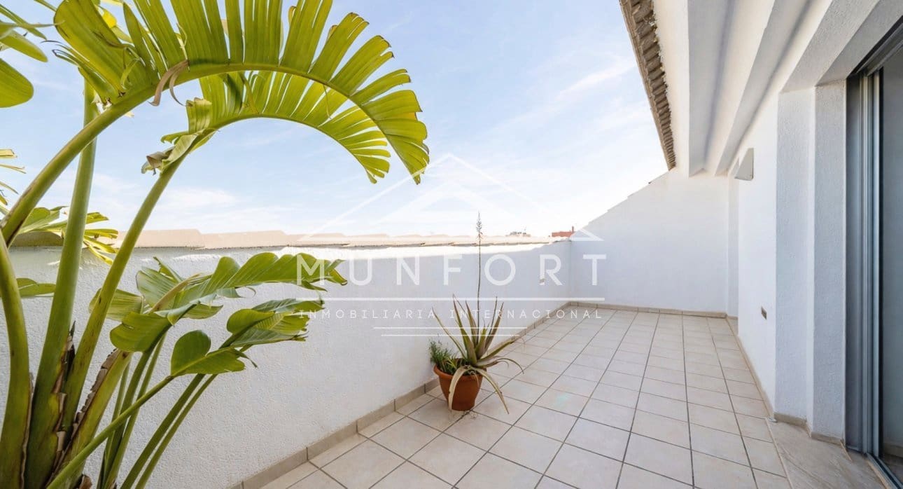 Adosado de 7 habitaciones en Pilar de la Horadada en venta - 749.000 € (Ref: 9809826)