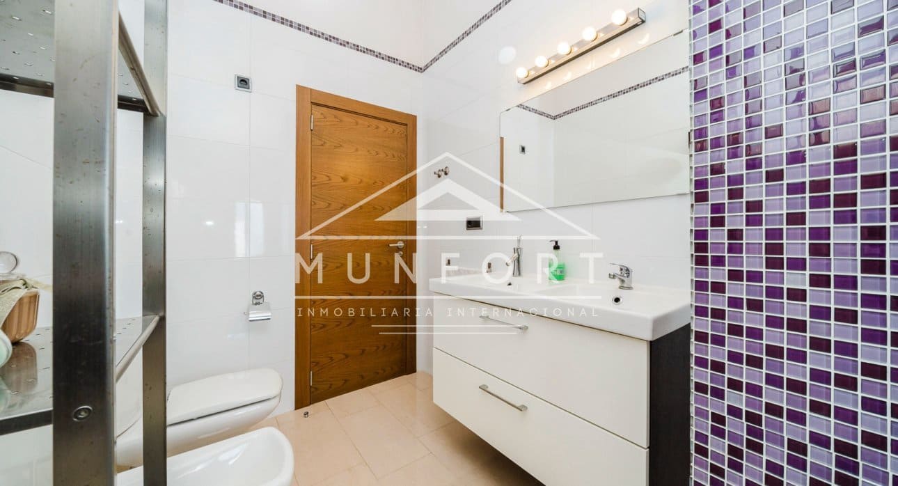 Adosado de 7 habitaciones en Pilar de la Horadada en venta - 749.000 € (Ref: 9809826)