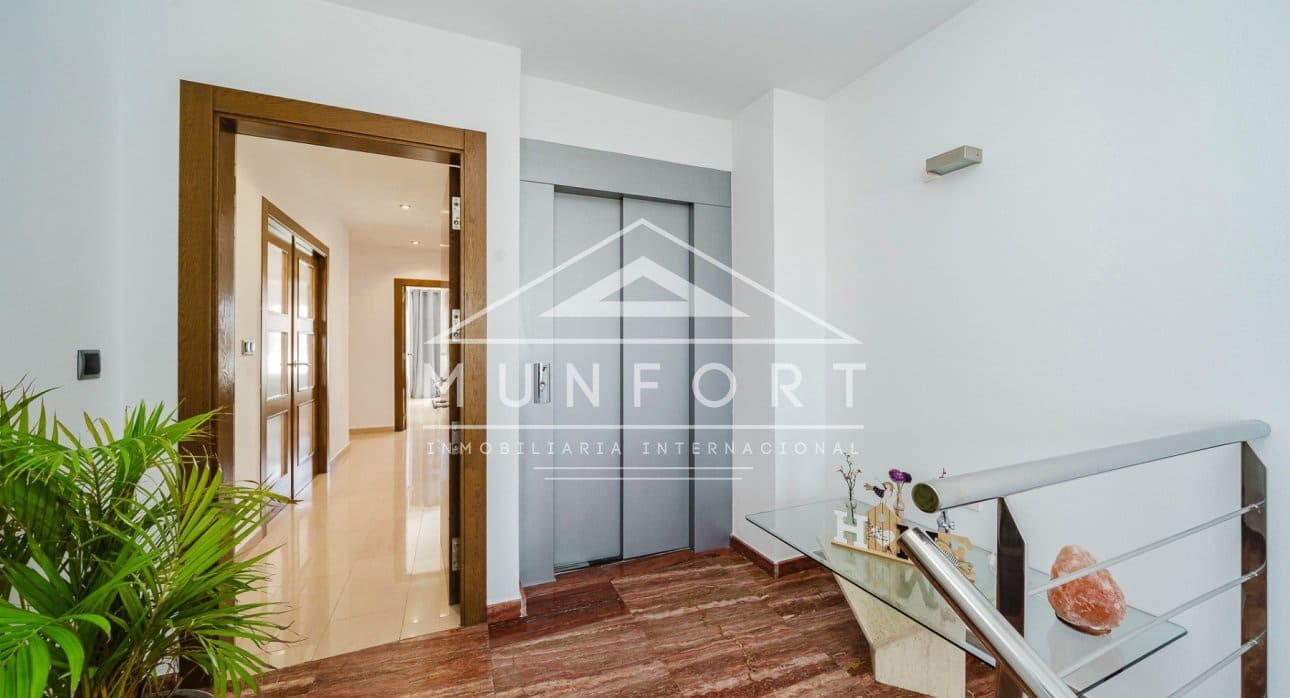 Adosado de 7 habitaciones en Pilar de la Horadada en venta - 749.000 € (Ref: 9809826)