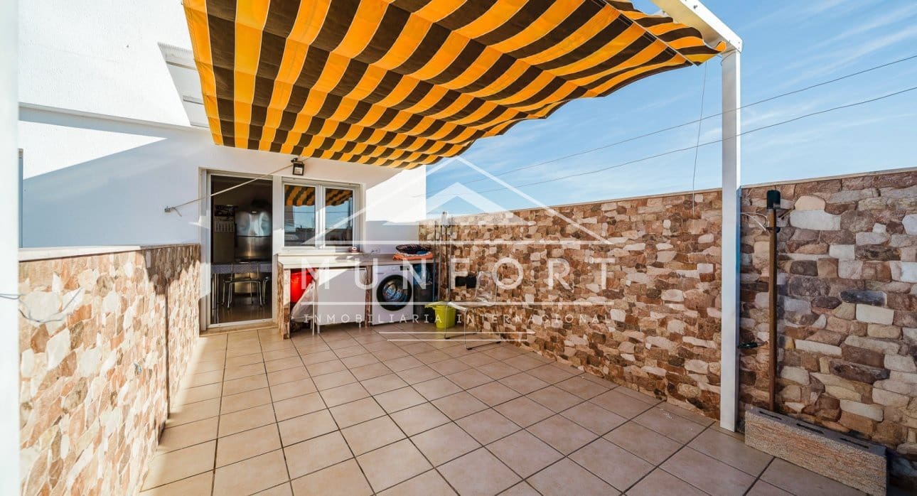 Adosado de 7 habitaciones en Pilar de la Horadada en venta - 749.000 € (Ref: 9809826)