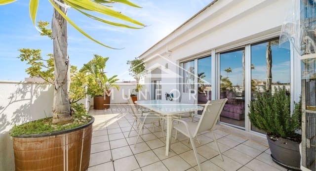 Adosado de 7 habitaciones en Pilar de la Horadada en venta - 749.000 € (Ref: 9809826)